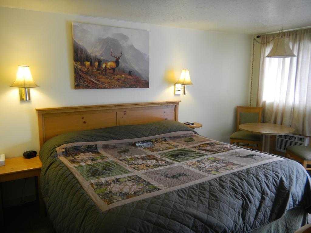 Falls Motel Thompson Falls Zimmer foto